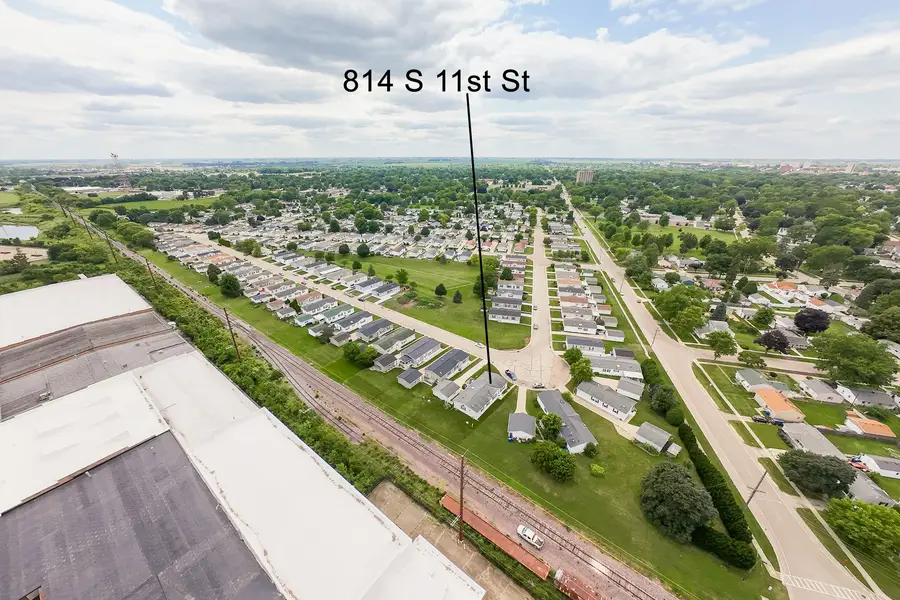 814 S Eleventh Street, Dekalb, IL 60115 - #3