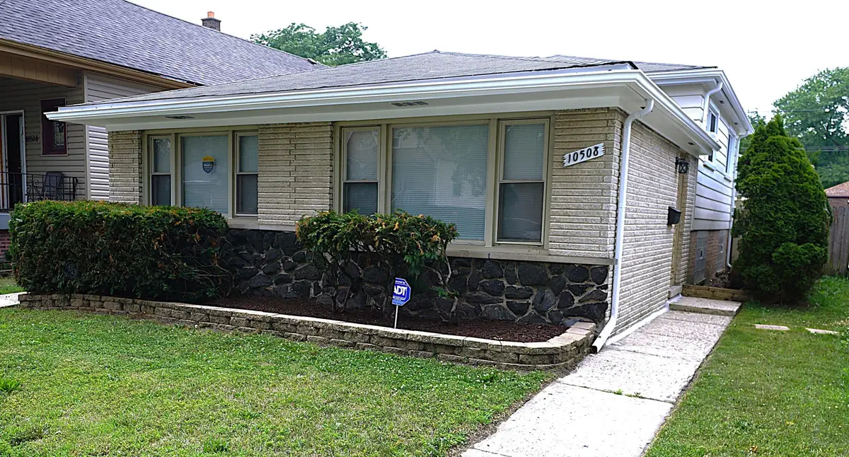 10508 S Bensley Avenue, Chicago, IL 60617 - #1