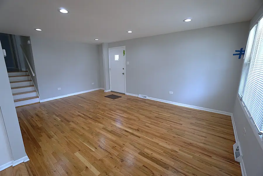 10508 S Bensley Avenue, Chicago, IL 60617 - #2