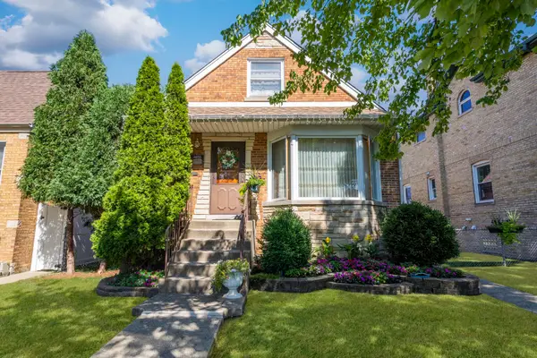 4833 N Moody Avenue, Chicago, IL 60630