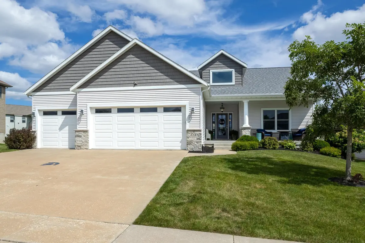 5789 Texas Drive, Bettendorf, IA 52722 - #1