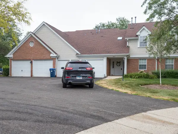 2814 Meadow Lane #W1, Schaumburg, IL 60193