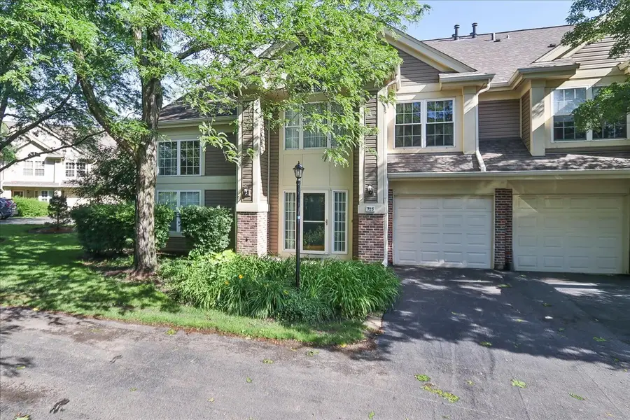 725 Deep Wood Court, Elk Grove Village, IL 60007 - #2