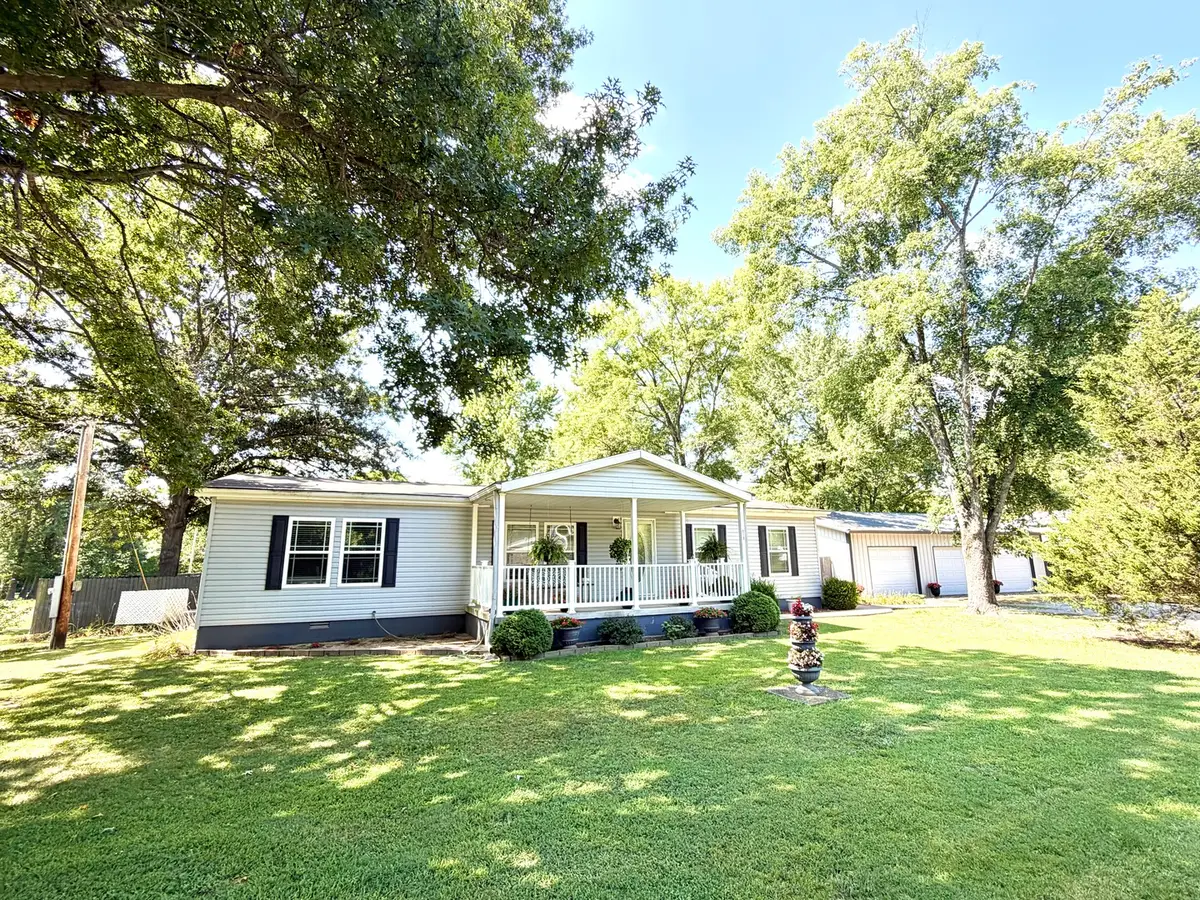 510 E 8th Street, Sandoval, IL 62882 - #1