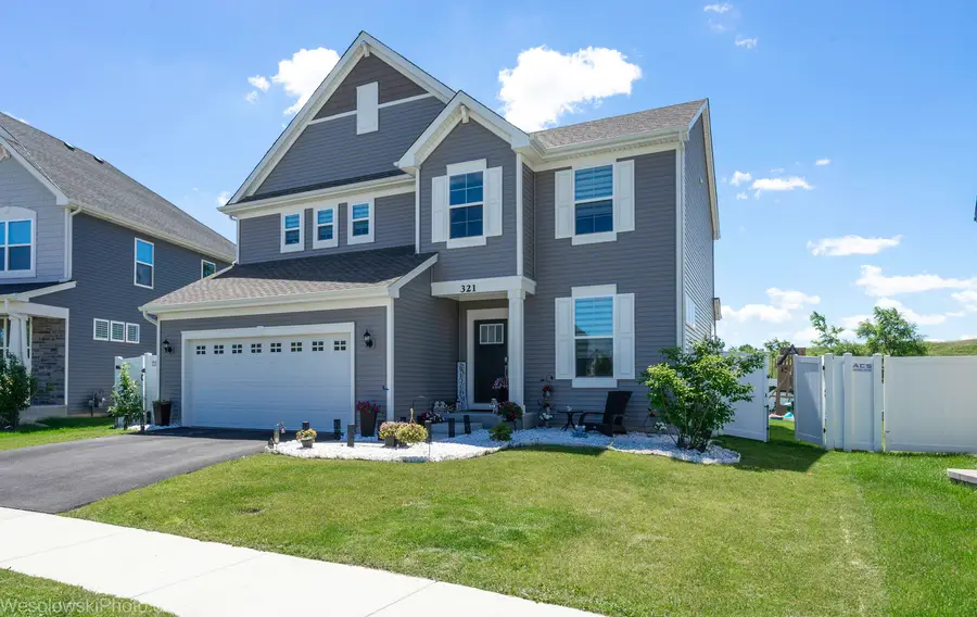 321 S Pointe Avenue, South Elgin, IL 60177 - #2