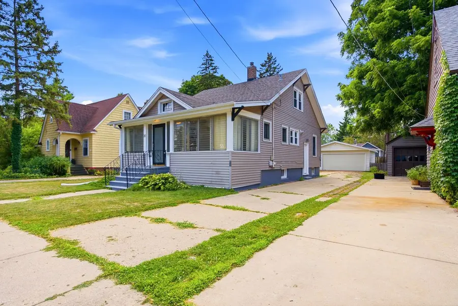 30 N Commonwealth Avenue, Elgin, IL 60123 - #2
