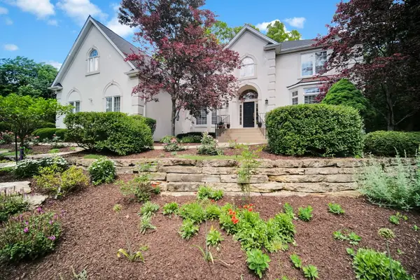 36W244 Fieldcrest Drive, St. Charles, IL 60175
