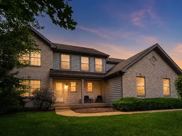 520 Barton Creek Drive, Lake In The Hills, IL 60156