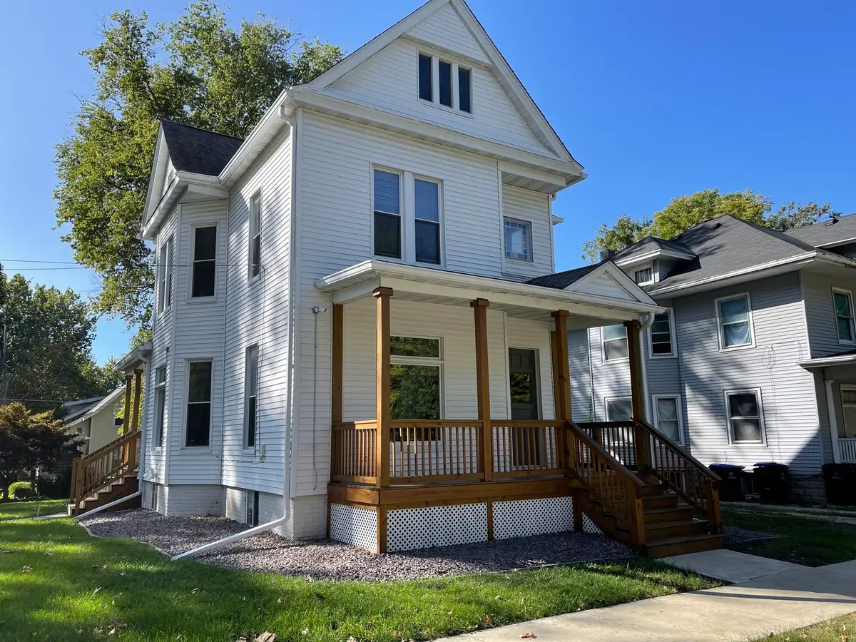 511 Douglas Street, Bloomington, IL 61701 - #1