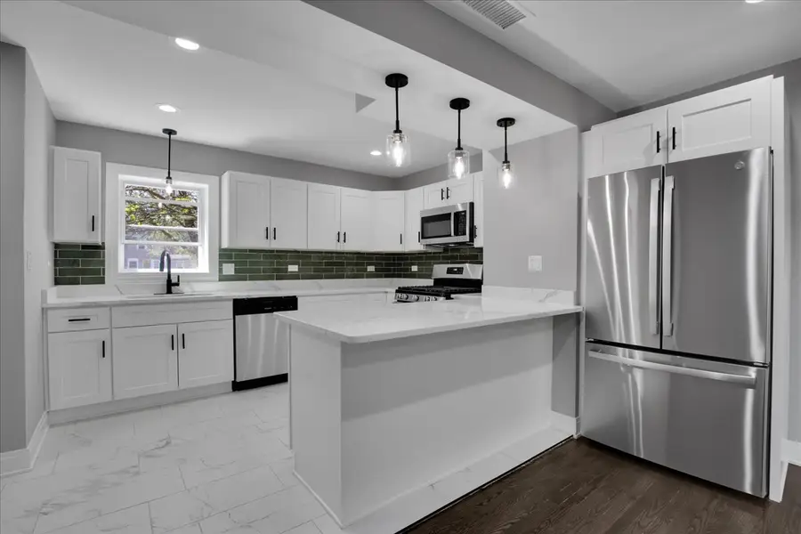 735 E 105th Street, Chicago, IL 60628 - #3