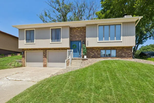 1162 33rd St Court, Moline, IL 61265