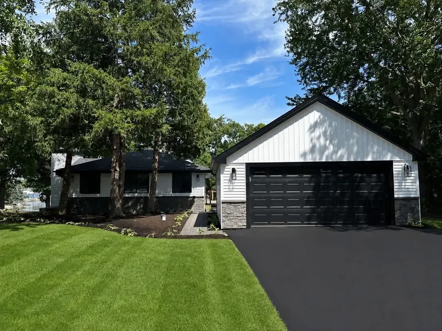 34803 N Hiawatha Trail, McHenry, IL 60051 - #2
