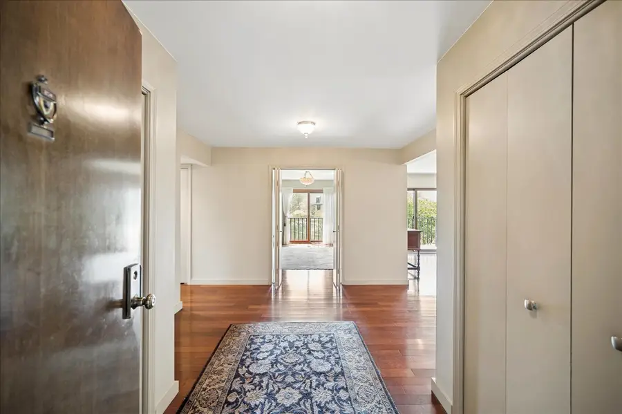 1 The Court Of Harborside #204, Northbrook, IL 60062 - #3