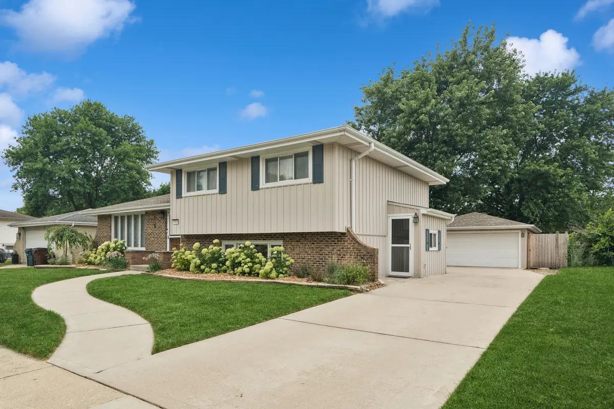 19826 Therese Lane, Mokena, IL 60448 - #1