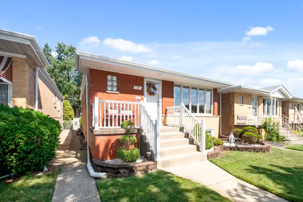 7707 Merrimac Avenue, Burbank, IL 60459