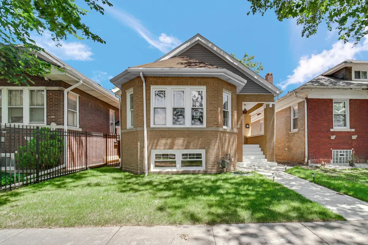 6341 N Campbell Avenue, Chicago, IL 60659 - #1