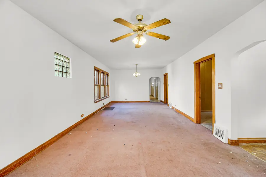 6704 W Albion Avenue W, Niles, IL 60714 - #2