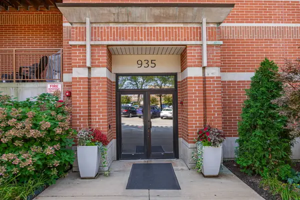 935 Burlington Avenue #309, Downers Grove, IL 60515