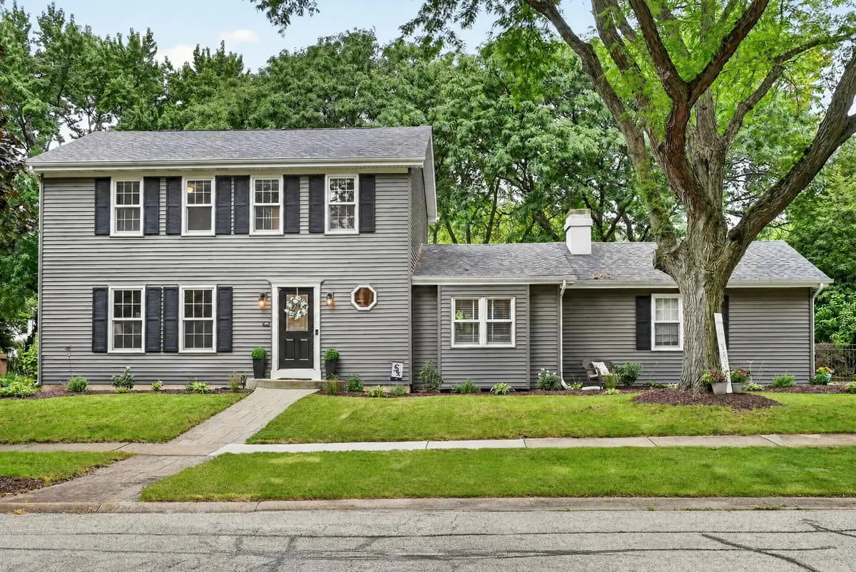114 Wakefield Lane, Geneva, IL 60134 - #1