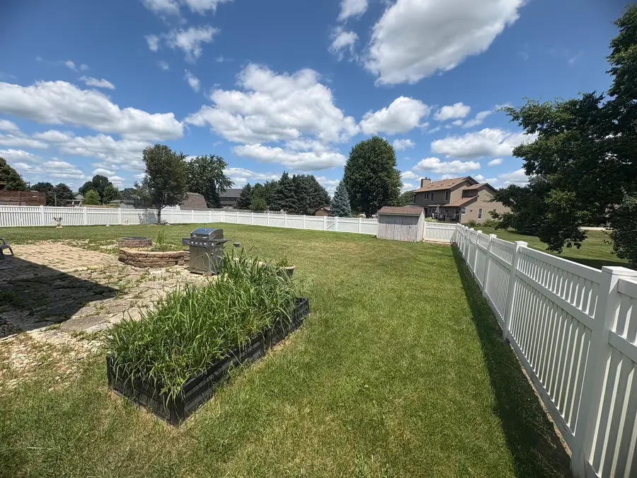 1239 Sandhurst Drive, Sandwich, IL 60548 - #2