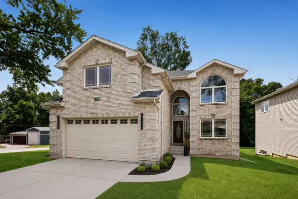 490 E Red Oak Street, Bensenville, IL 60106