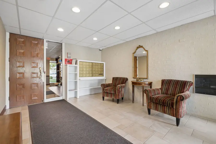 907 Curtiss Street #304, Downers Grove, IL 60515 - #2