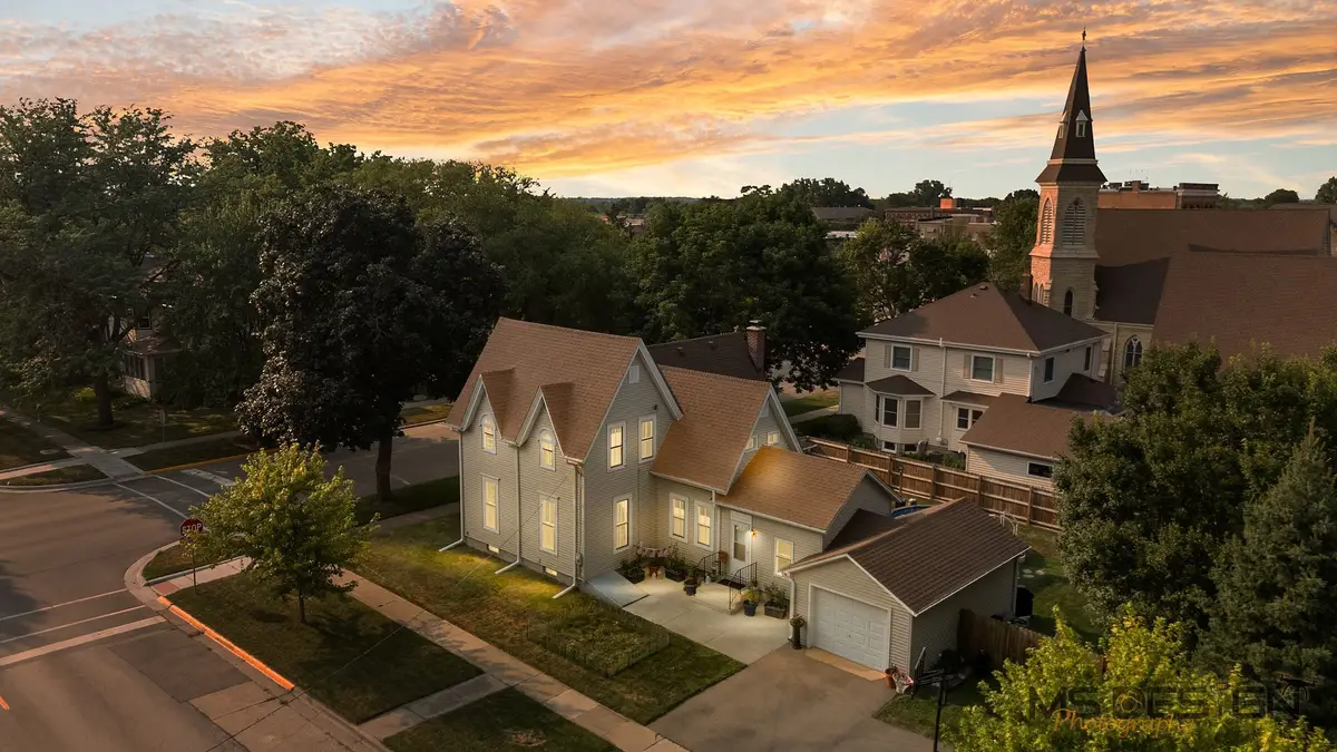230 Somonauk Street, Sycamore, IL 60178 - #1
