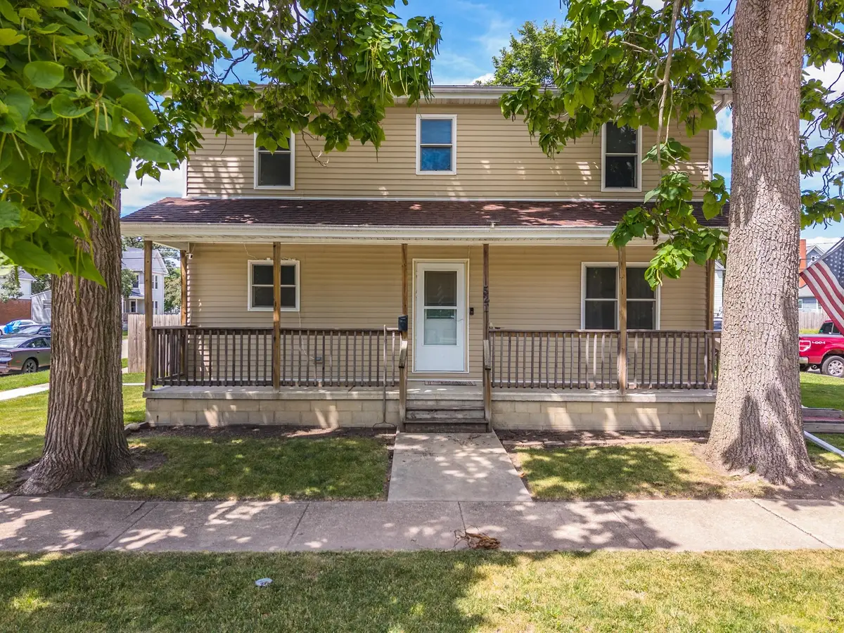 521 W Water Street, Pontiac, IL 61764 - #1