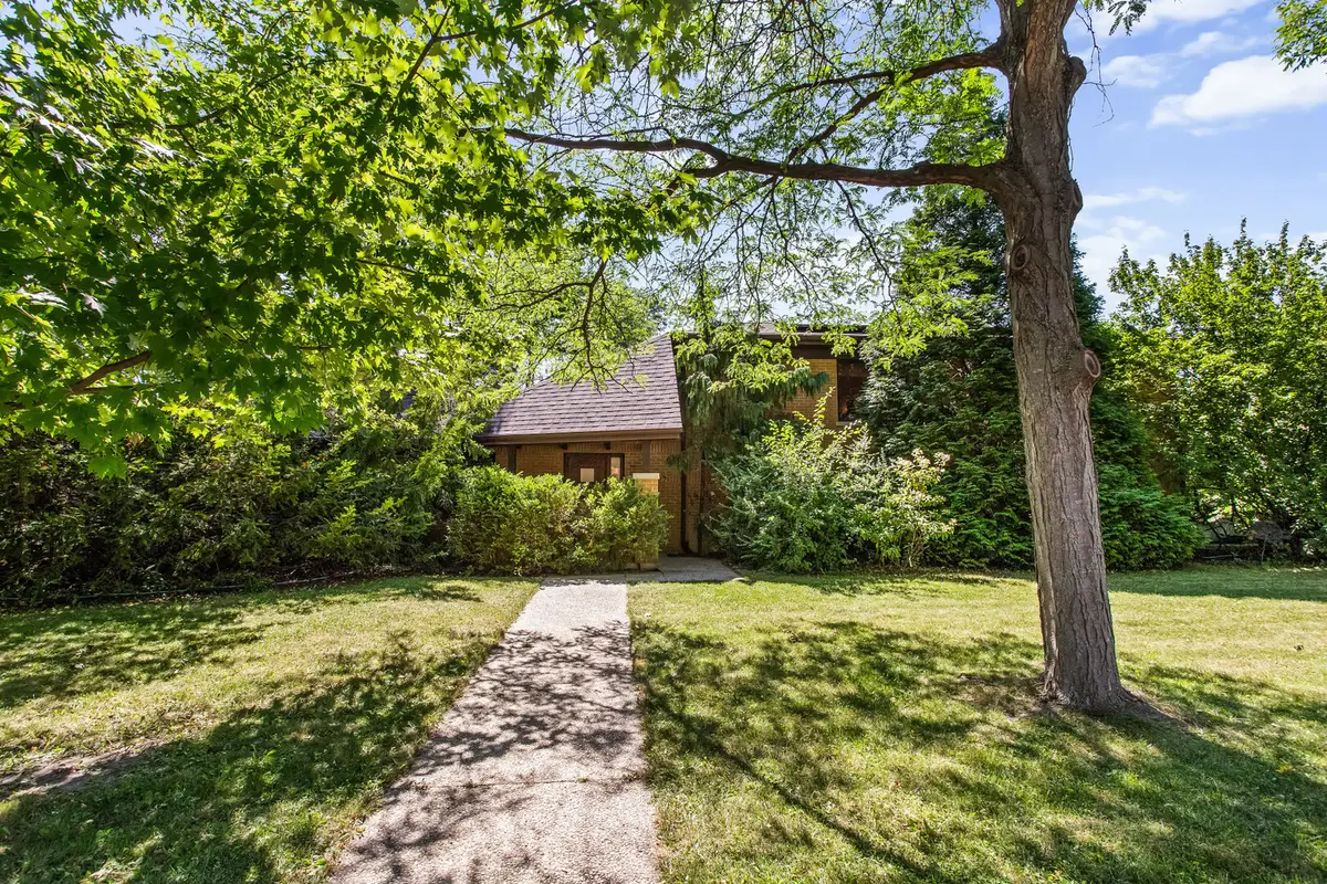 4529 W Columbia Avenue, Lincolnwood, IL 60712 - #1