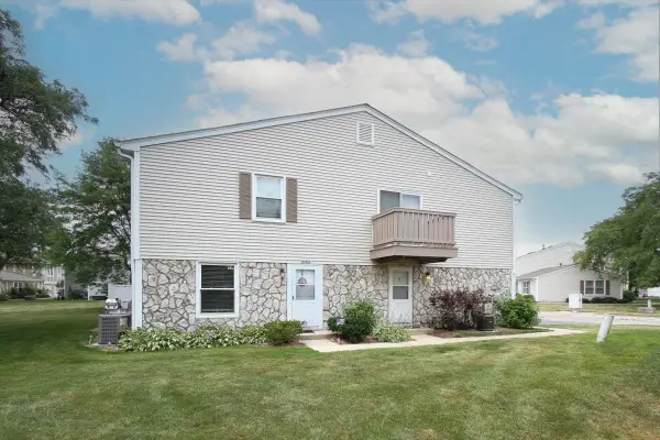 1063 Hampton Harbor #1063, Schaumburg, IL 60193