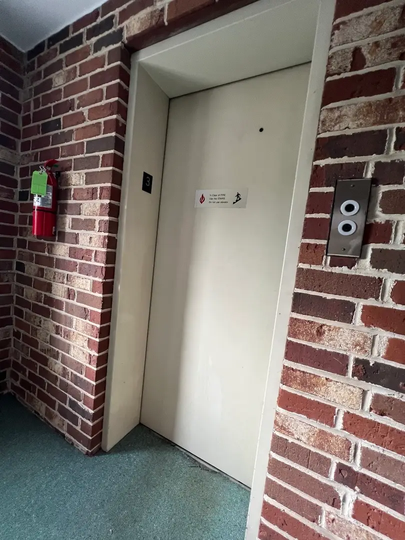 11012 Kilpatrick Avenue #3ne, Oak Lawn, IL 60453 - #2