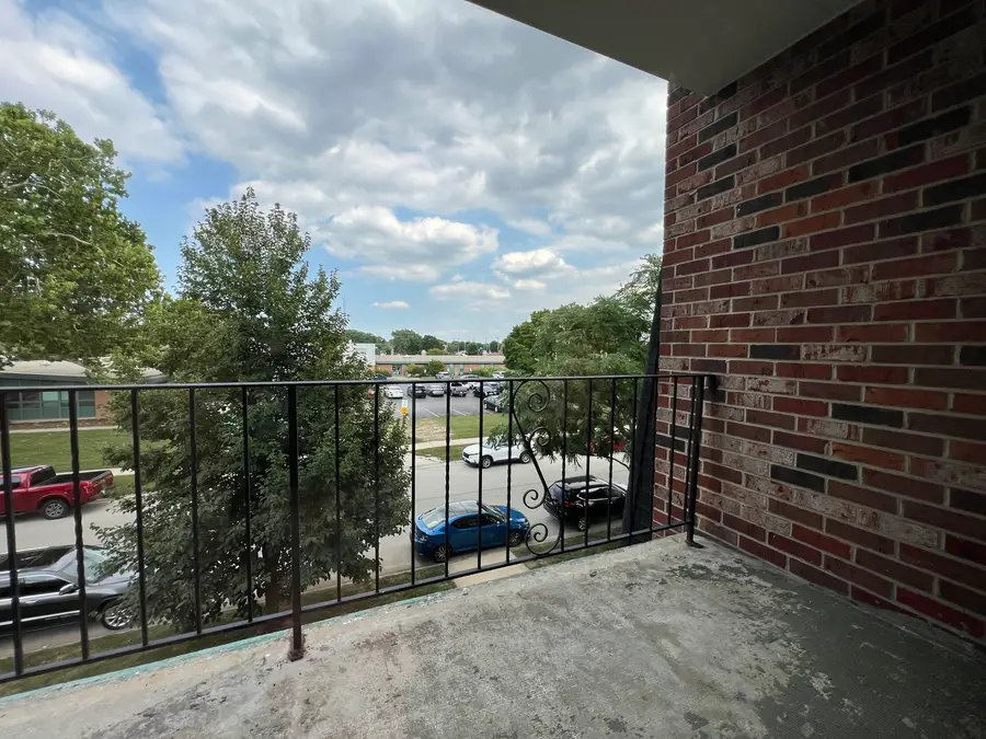11012 Kilpatrick Avenue #3ne, Oak Lawn, IL 60453 - #3