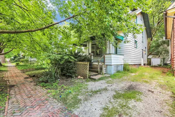 702 W Oregon Street, Urbana, IL 61801