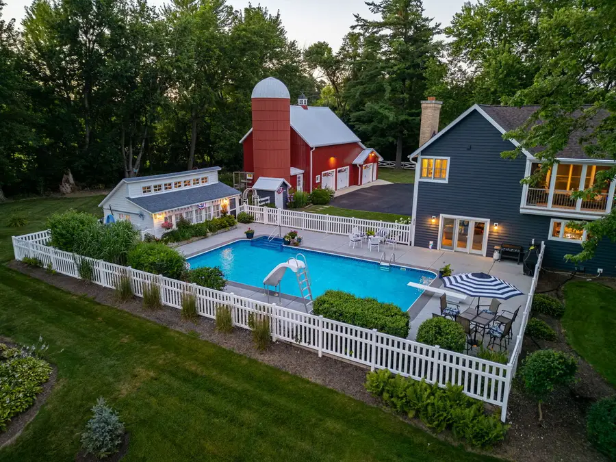 688 W South Street, Woodstock, IL 60098 - #2