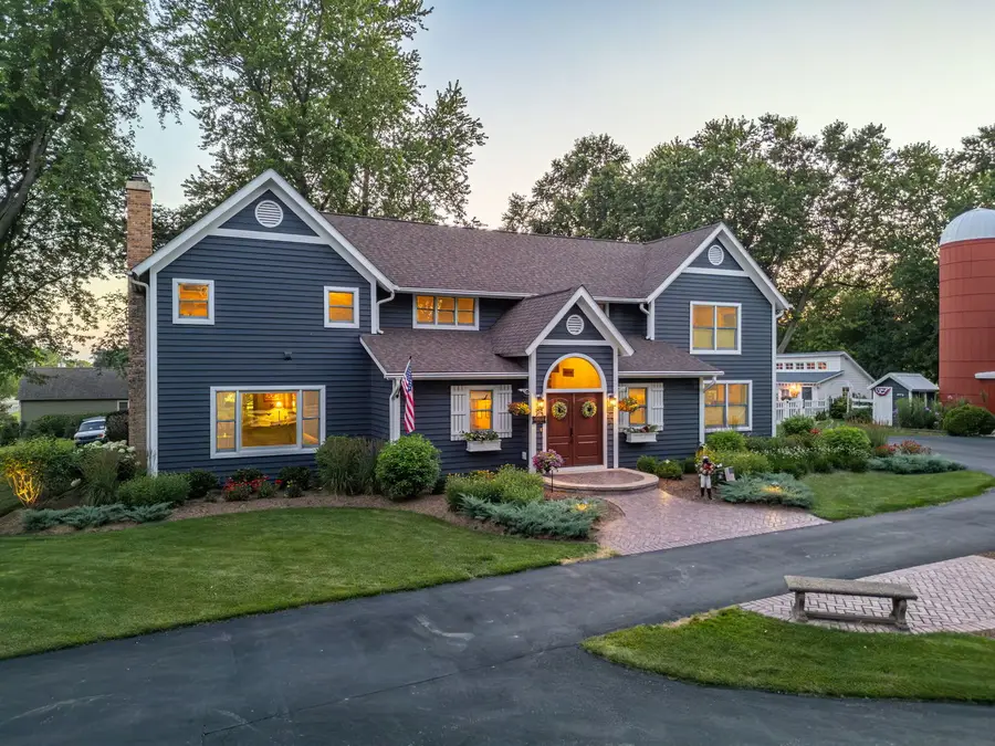 688 W South Street, Woodstock, IL 60098 - #3