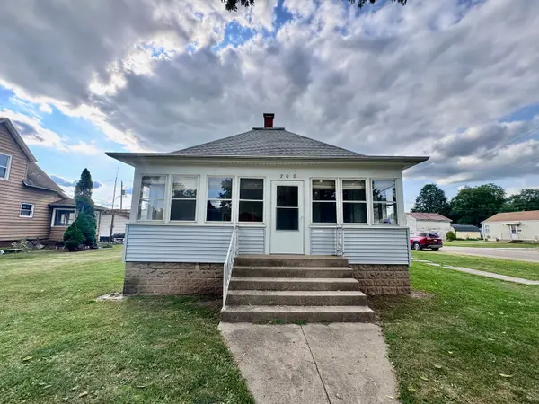 200 Jefferson Street, Henry, IL 61537