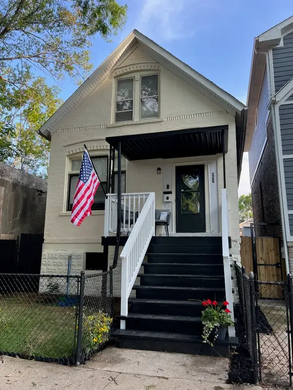 437 W 44th Place, Chicago, IL 60609