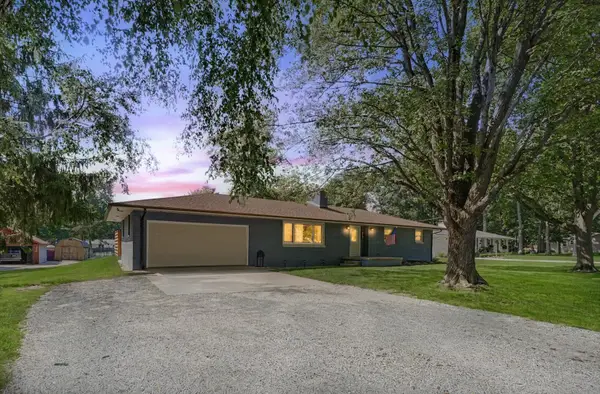 607 W Main Street, Mahomet, IL 61853
