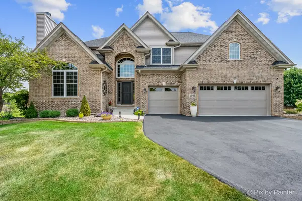 5226 Greenshire Circle, Lake In The Hills, IL 60156