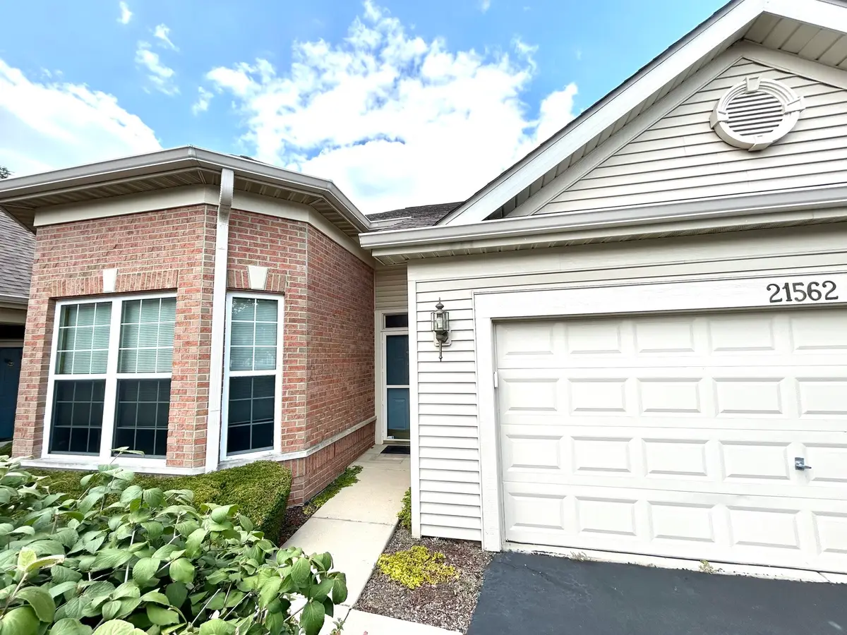 21562 Victory Lake Way, Crest Hill, IL 60403 - #1