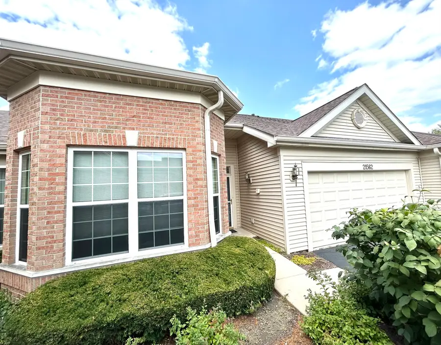 21562 Victory Lake Way, Crest Hill, IL 60403 - #2