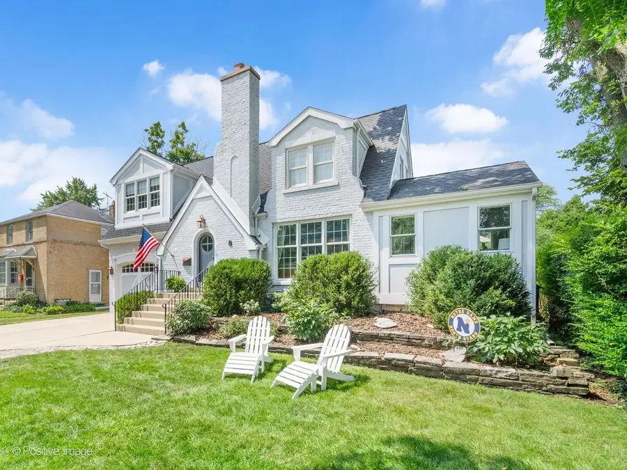 8 Mohawk Drive, Clarendon Hills, IL 60514 - #2