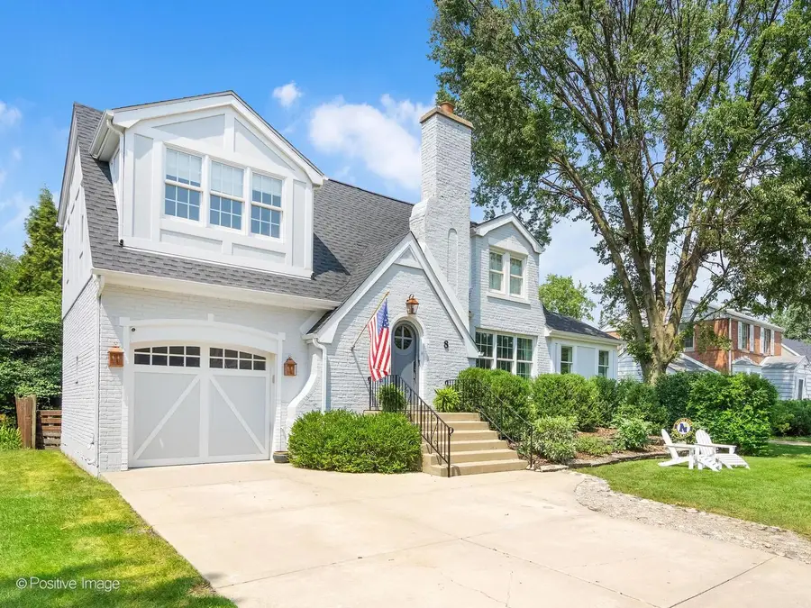 8 Mohawk Drive, Clarendon Hills, IL 60514 - #3