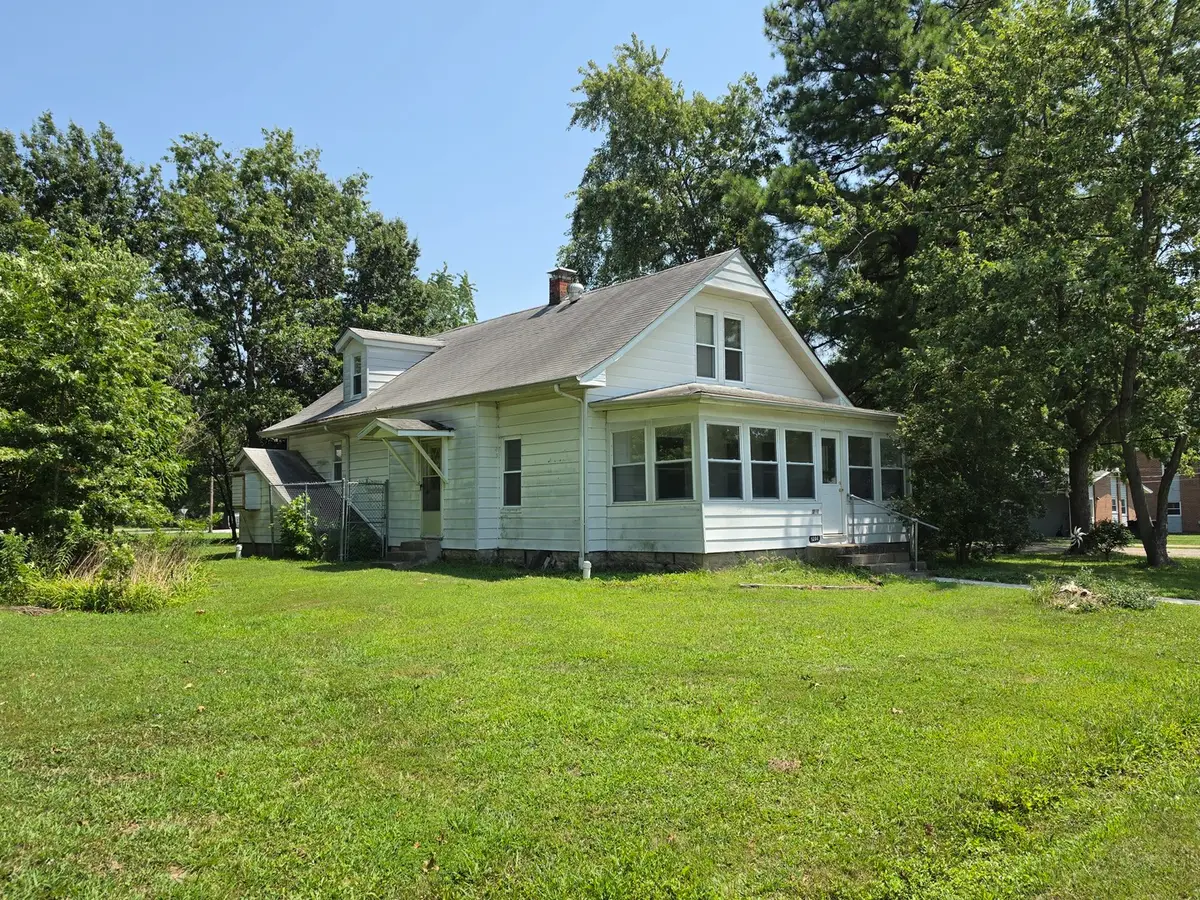 1204 N Dawley Street, Salem, IL 62881 - #1