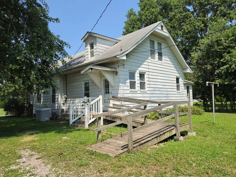 1204 N Dawley Street, Salem, IL 62881 - #2