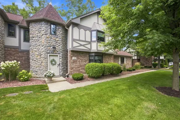 11725 S Black Forest Lane, Palos Park, IL 60464