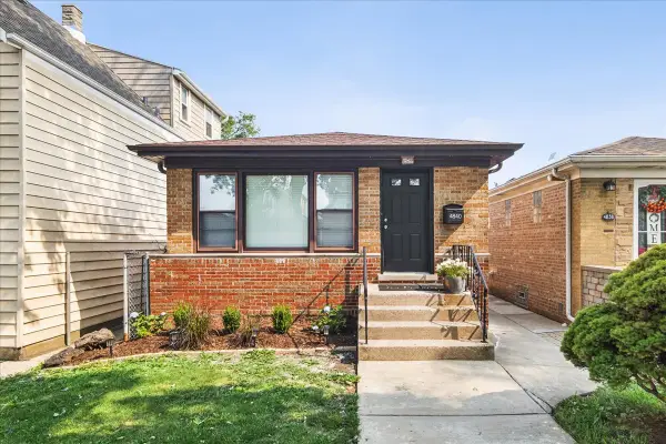 4840 W Gunnison Street, Chicago, IL 60630