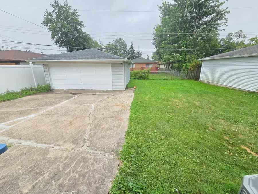 1315 Imperial Avenue, Calumet City, IL 60409 - #2