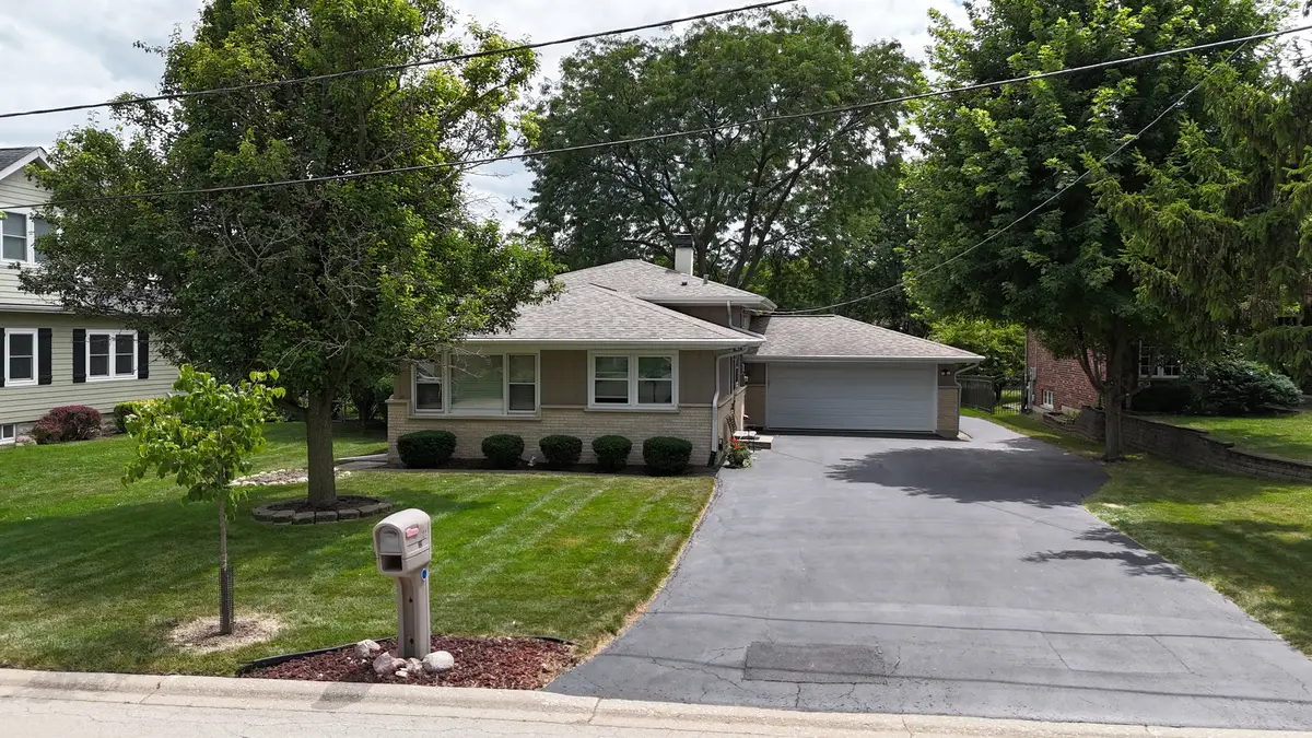 23 W 56th Place, Westmont, IL 60559 - #1