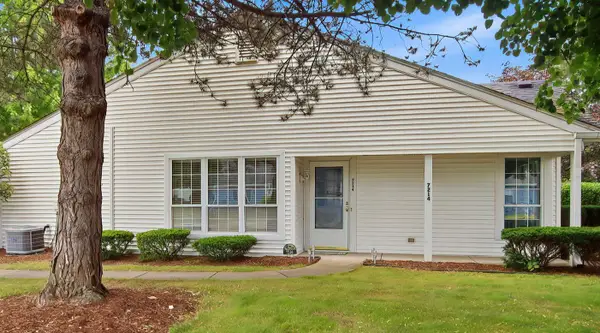 7214 Wheaton Lane #347, Fox Lake, IL 60020